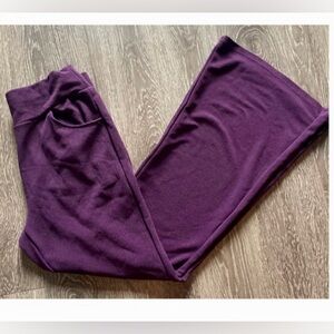 NWOT SUPER CUTE PURPLE FLARED PANTS WITH POCKETS!